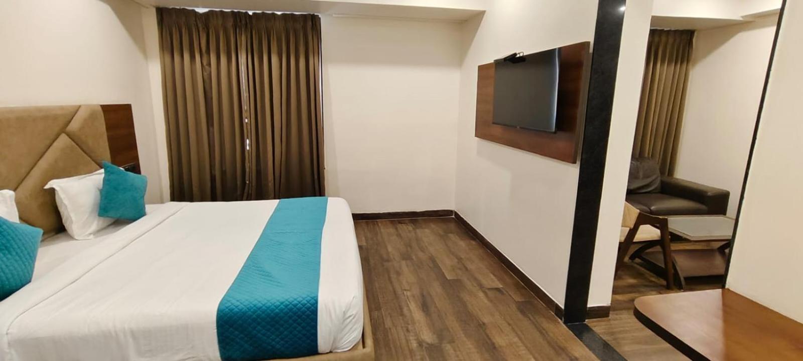 The Imperial Hotel & Restaurant Banswara Exterior photo