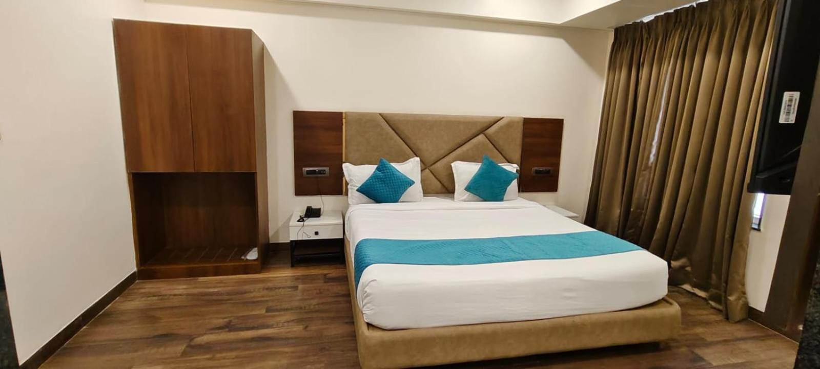 The Imperial Hotel & Restaurant Banswara Exterior photo
