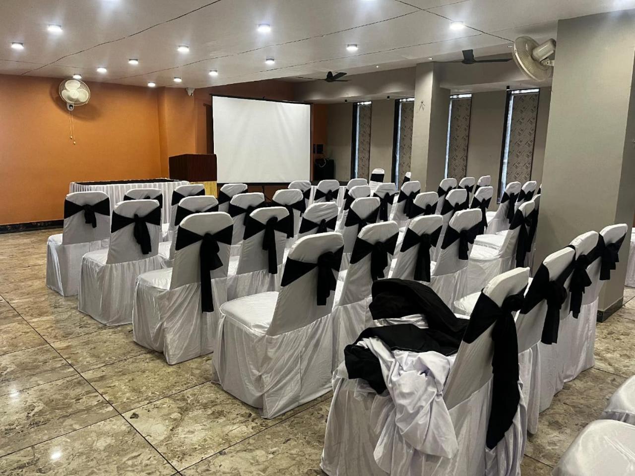 The Imperial Hotel & Restaurant Banswara Exterior photo